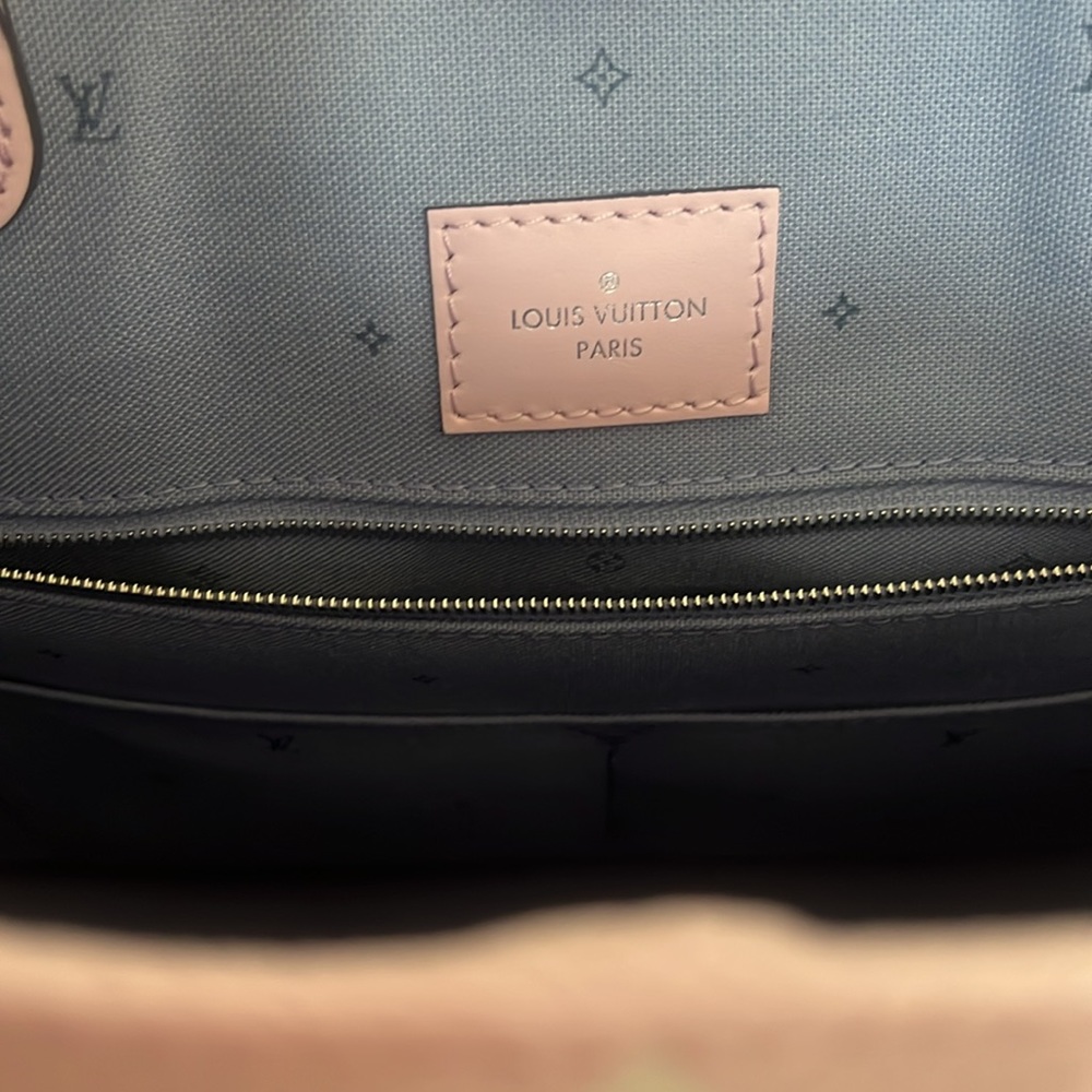 Louis Vuitton Escale On The Go GM - Picture 8 of 15